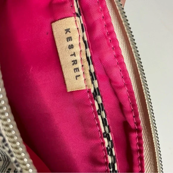 🔴 Kestrel | Three Section Cosmetic Bag - Picture 5 of 8